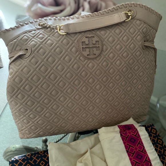 Tory Burch Marion Quilted Tote Brand New Light Oak ( Nude Pink) color - Picture 10 of 10